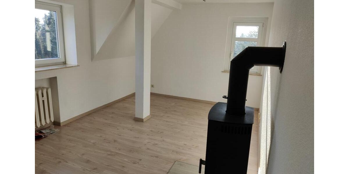 Dachgeschoßwohnung Limbach-Oberfrohna Oberfrohna - 2 Zimmer, 60 m&sup2;, 360&euro; | Angebot:26058024