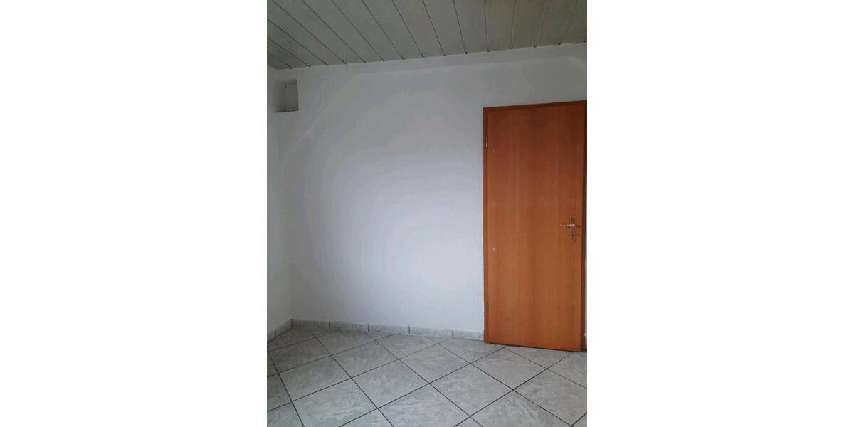 Etagenwohnung Tuttlingen - 5 Zimmer, 100 m&sup2;, 700&euro; | Angebot:24865408