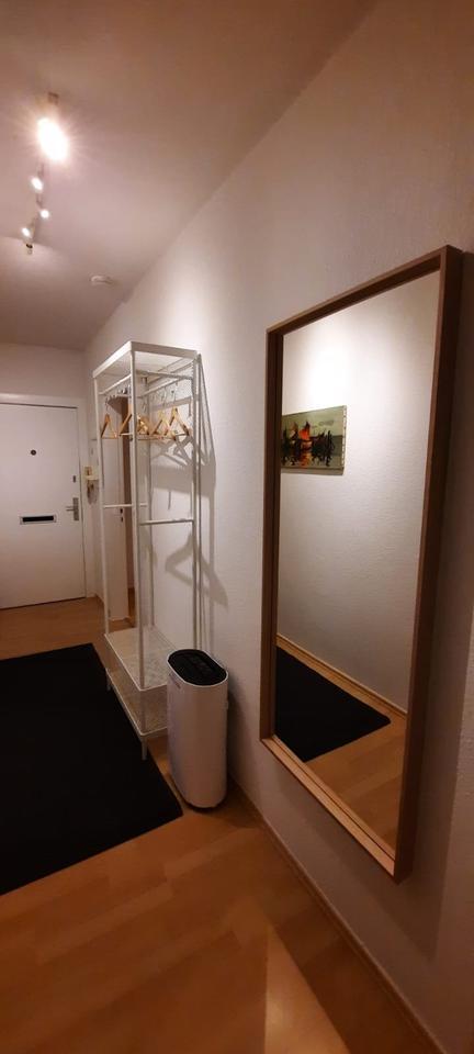 2,5-Zimmer Wohnung m. südwest Balkon, ruhig, hell (möbliert) zimmer