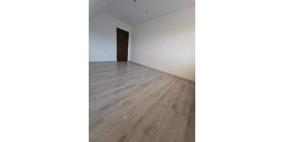 Dachgeschoßwohnung Bergen - 4 Zimmer, 100 m&sup2;, 700&euro; | Angebot:26025255