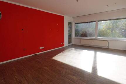 WOHNUNG MIT CHARME IM HOCHPARTERRE MIT BLICK INS GRÜNE 3 zimmer