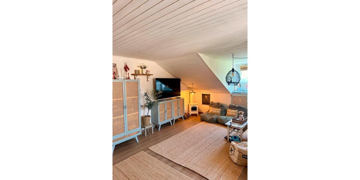 Dachgeschoßwohnung Deggendorf - 2.5 Zimmer, 68 m&sup2;, 600&euro; | Angebot:26598079