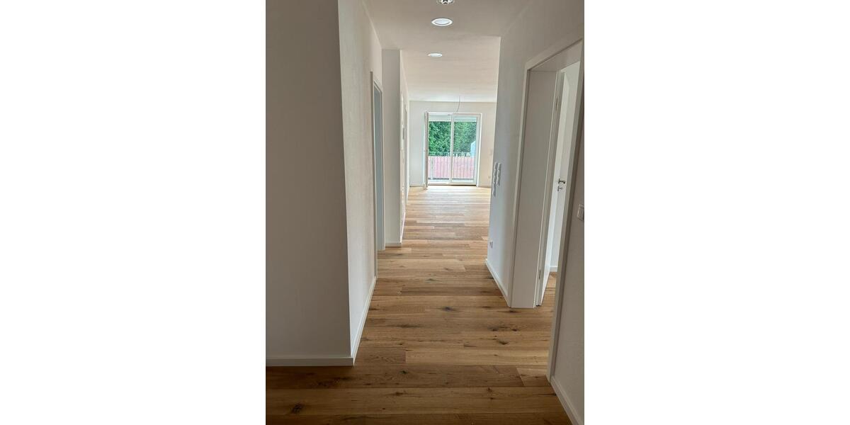 Etagenwohnung Langquaid - 3 Zimmer, 85 m&sup2;, 1.100&euro; | Angebot:24858756