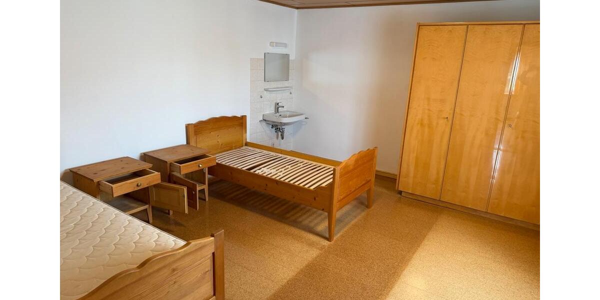 Dachgeschoßwohnung Immendingen - 3 Zimmer, 90 m&sup2;, 1.100&euro; | Angebot:26563732
