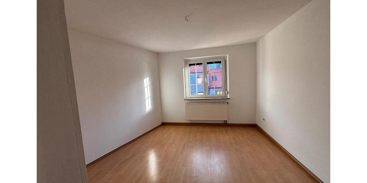 Einfamilienhaus Ilmenau - 9 Zimmer, 184 m&sup2;, 1.700&euro; | Angebot:26024492