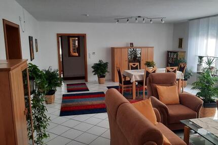 Exklusive Wohnung mit 4,5 Zimmern, EBK und Balkon in Hettenleidelheim 4 zimmer