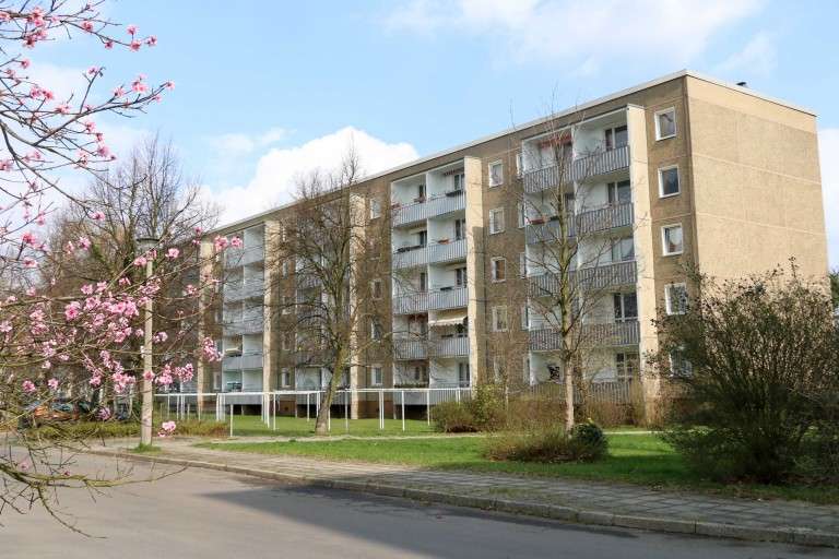 Wohnung zum Mieten in Hoyerswerda 244 € 48.62 m²