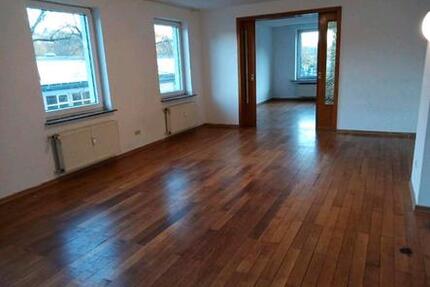 Wohnung Bad Wünnenberg - 4 Zimmer, 142 m&sup2;, 900&euro; | Angebot:26296344