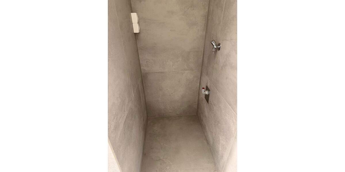 Etagenwohnung Köln Westhoven - 3 Zimmer, 96 m&sup2;, 1.400&euro; | Angebot:25154092