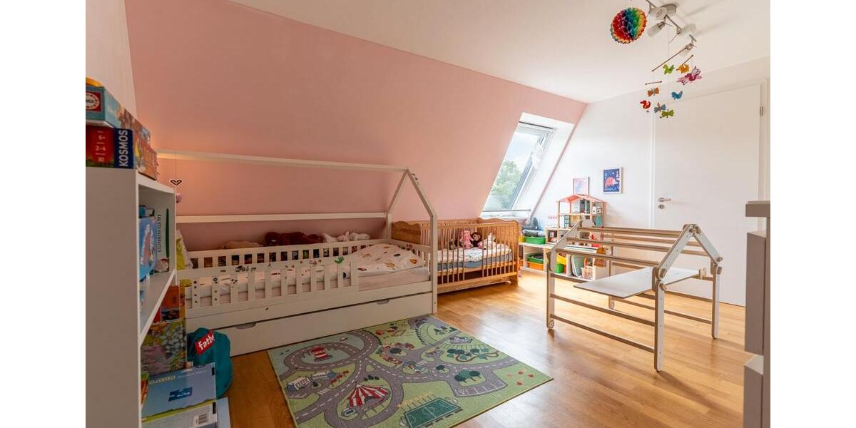 Dachgeschoßwohnung Berlin Lichtenberg - 3.5 Zimmer, 108 m&sup2;, 2.000&euro; | Angebot:26699559