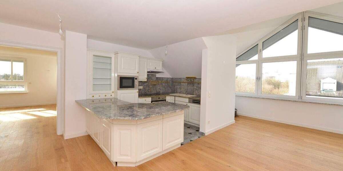 Etagenwohnung München Bogenhausen - 4 Zimmer, 115 m&sup2;, 2.490&euro; | Angebot:25698222