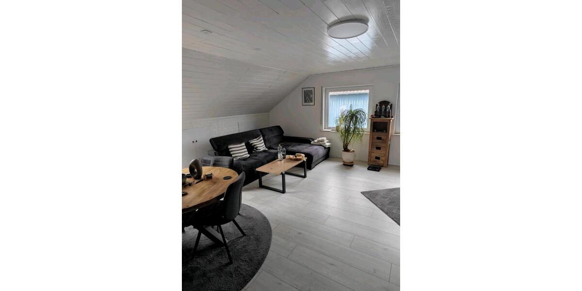 Dachgeschoßwohnung Breuberg - 3 Zimmer, 100 m&sup2;, 800&euro; | Angebot:25058013