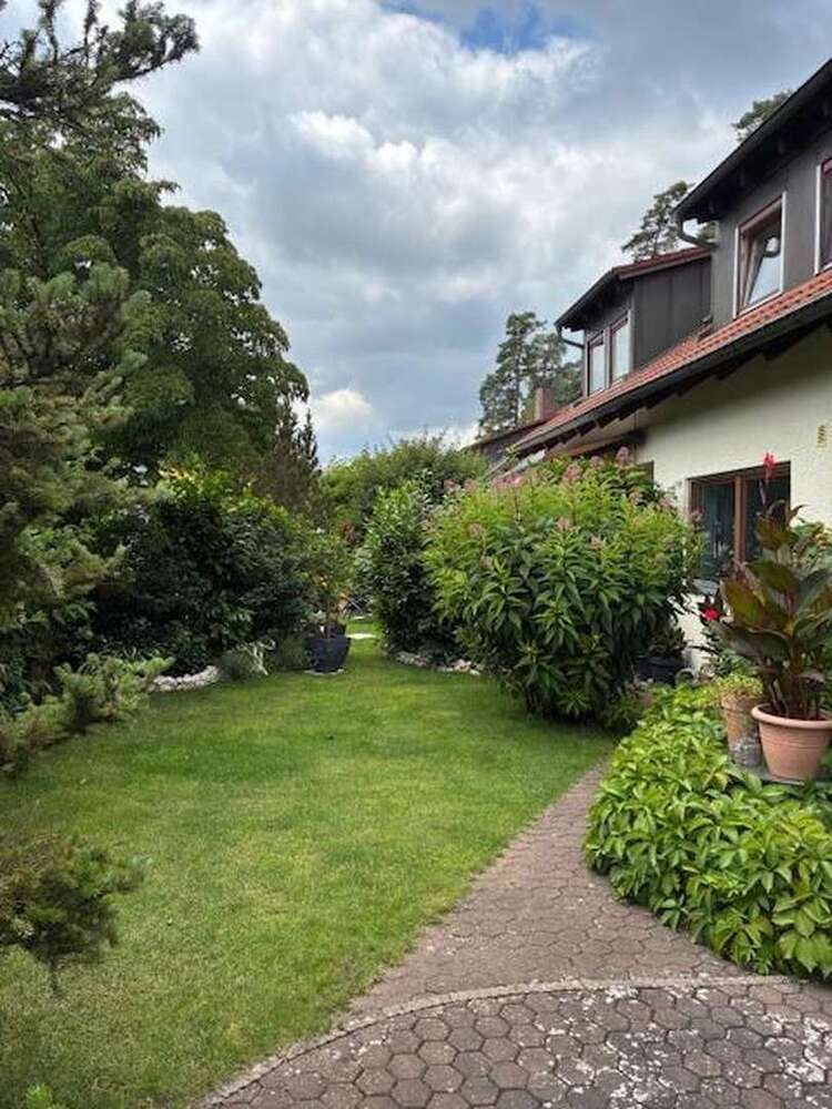 Wohnung zum Mieten in Schwanstetten 1.175 € 130 m²