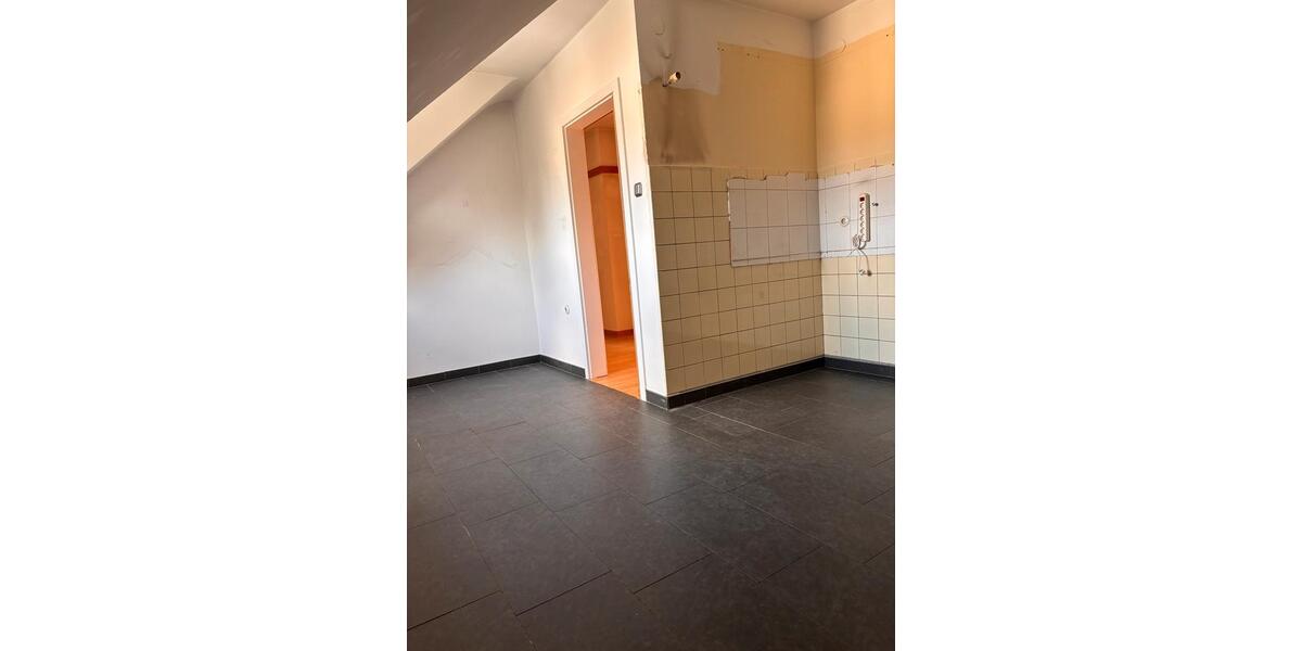 Dachgeschoßwohnung Erkrath - 3 Zimmer, 85 m&sup2;, 890&euro; | Angebot:26329360