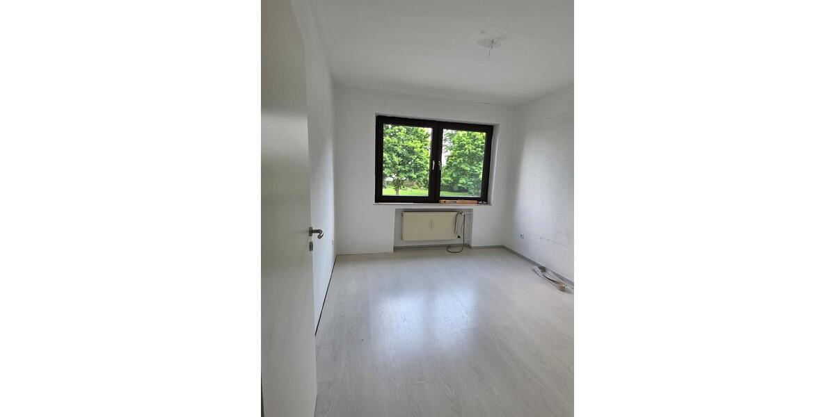 Etagenwohnung Oberhausen Schmachtendorf - 3.5 Zimmer, 80 m&sup2;, 980&euro; | Angebot:26639511