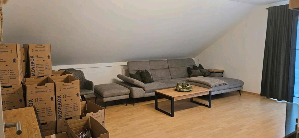 Dachgeschoßwohnung Tegernheim - 3 Zimmer, 88 m&sup2;, 1.200&euro; | Angebot:26377550