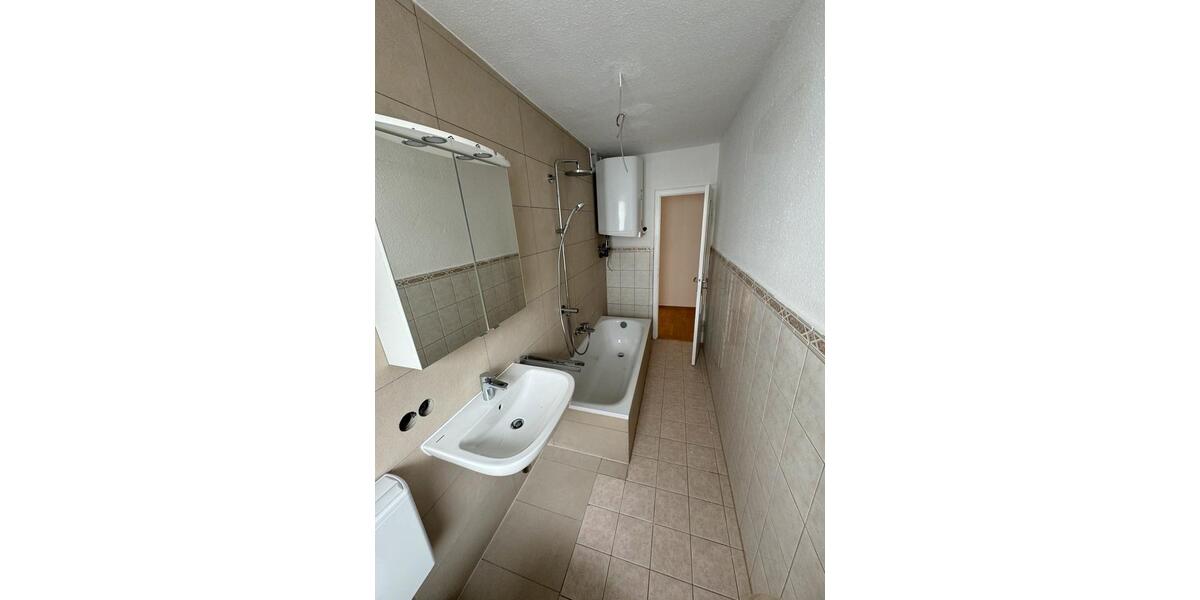 Etagenwohnung Albstadt - 2 Zimmer, 66 m&sup2;, 900&euro; | Angebot:26636271
