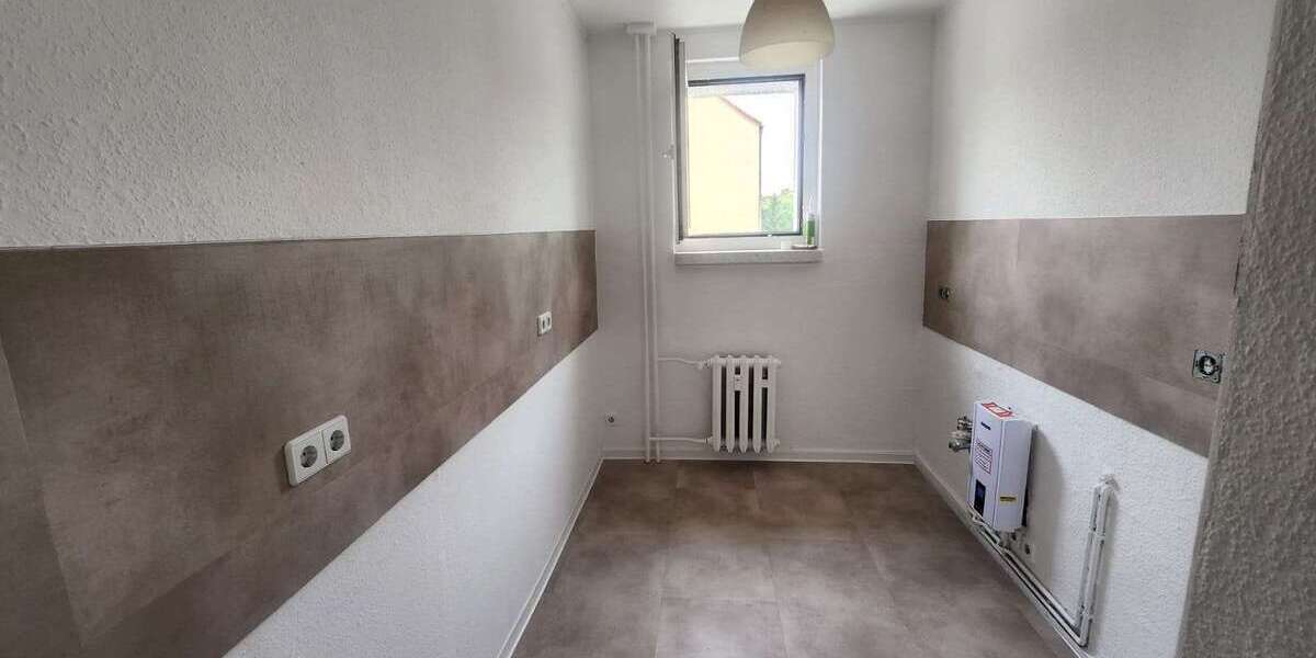 Etagenwohnung Aschersleben - 4 Zimmer, 67 m&sup2;, 370&euro; | Angebot:26982741