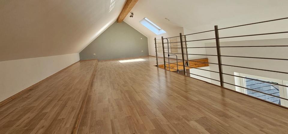 Dachgeschoßwohnung Bergneustadt - 3 Zimmer, 85 m&sup2;, 900&euro; | Angebot:26621317