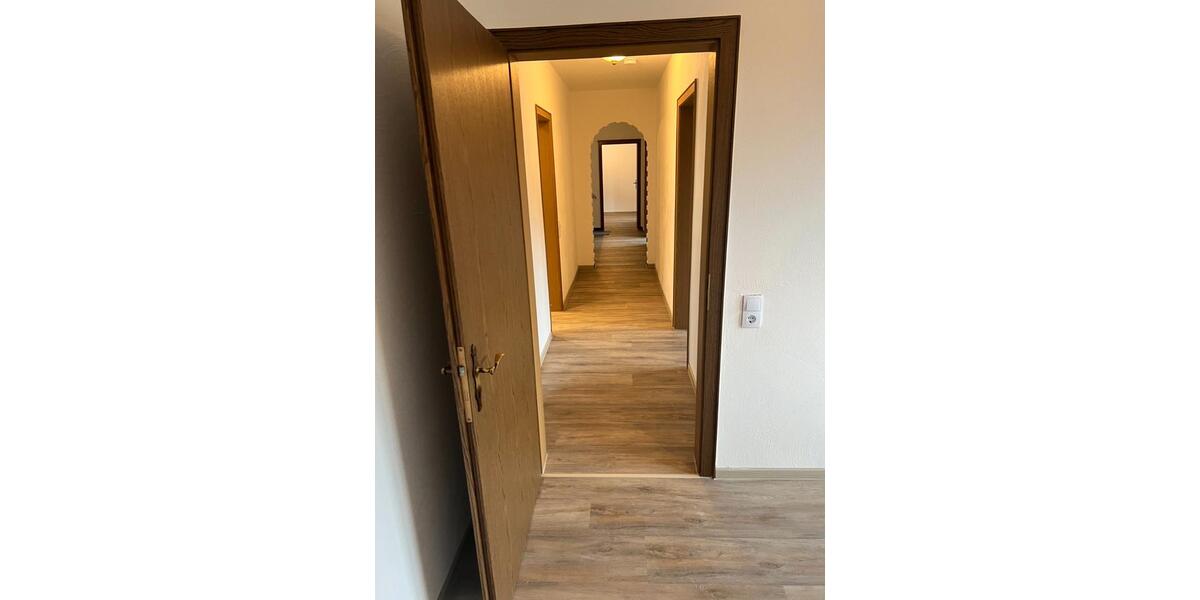 Erdgeschoßwohnung Lennestadt - 4 Zimmer, 110 m&sup2;, 890&euro; | Angebot:26635689