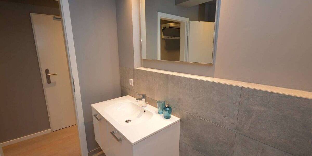 Etagenwohnung Frankfurt am Main Bahnhofsviertel - 2 Zimmer, 55 m&sup2;, 1.695&euro; | Angebot:26154035