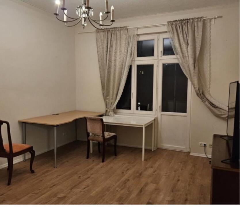 Zimmer in Altbau Wohnung zimmer