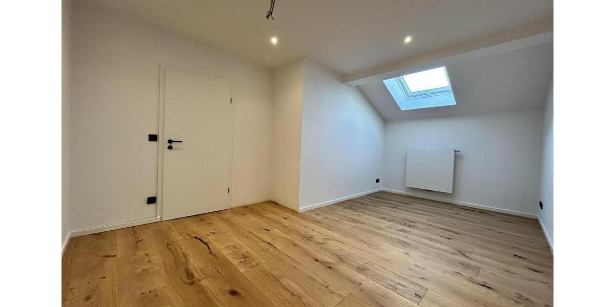 Etagenwohnung Bad Endorf - 4.5 Zimmer, 160 m&sup2;, 2.000&euro; | Angebot:25640042