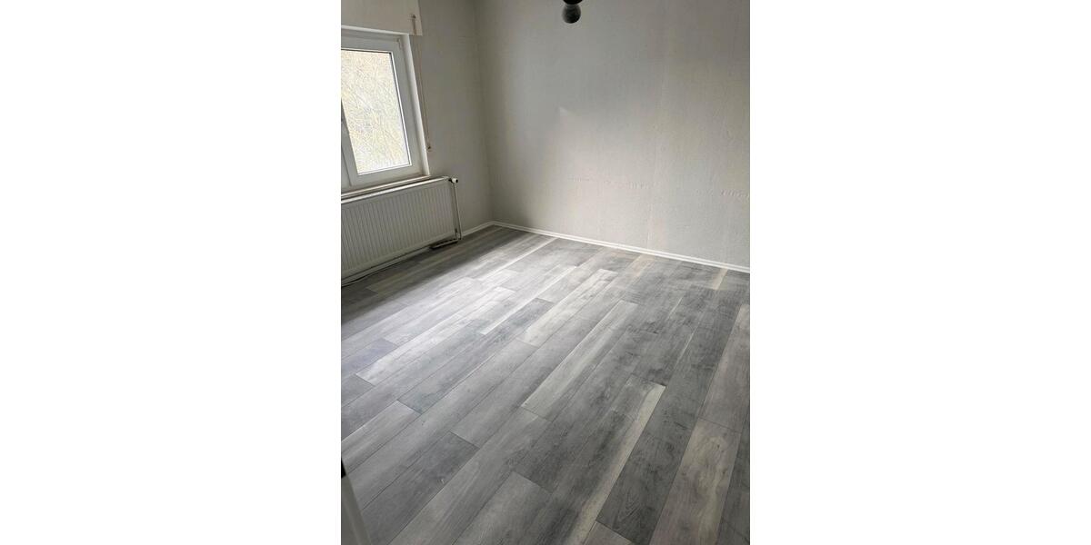 Einfamilienhaus Obrigheim (Pfalz) - 10 Zimmer, 200 m&sup2;, 2.000&euro; | Angebot:26004007