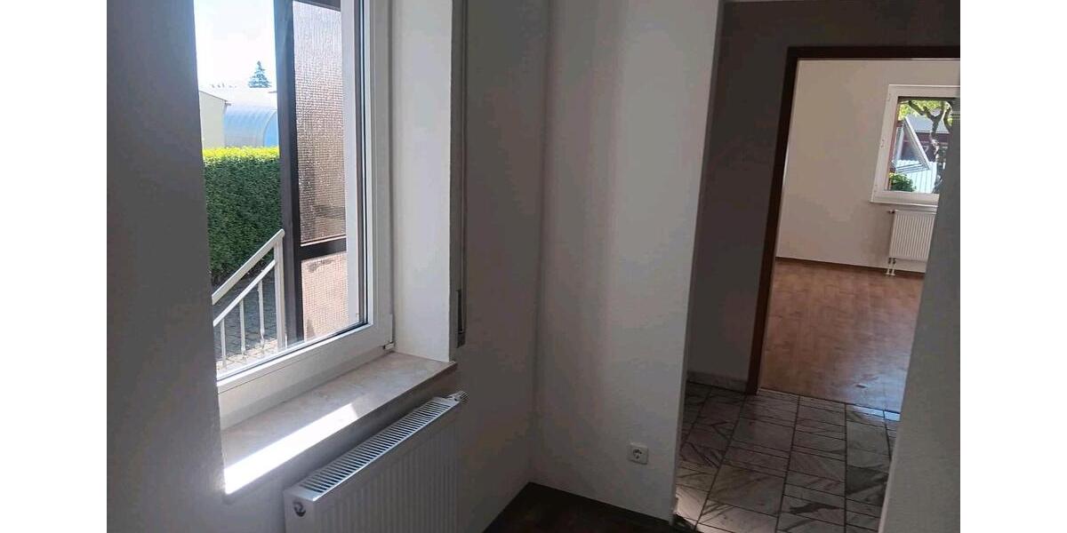 Hochparterre Pölzig - 1 Zimmer, 35 m&sup2;, 300&euro; | Angebot:26696029