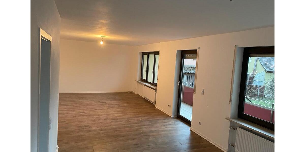 Erdgeschoßwohnung Bad Windsheim - 4 Zimmer, 125 m&sup2;, 1.200&euro; | Angebot:26413721
