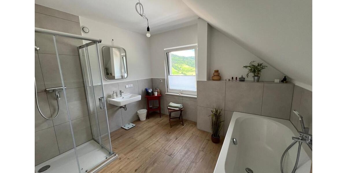 Einfamilienhaus Nordrach - 5 Zimmer, 170 m&sup2;, 2.200&euro; | Angebot:26025761