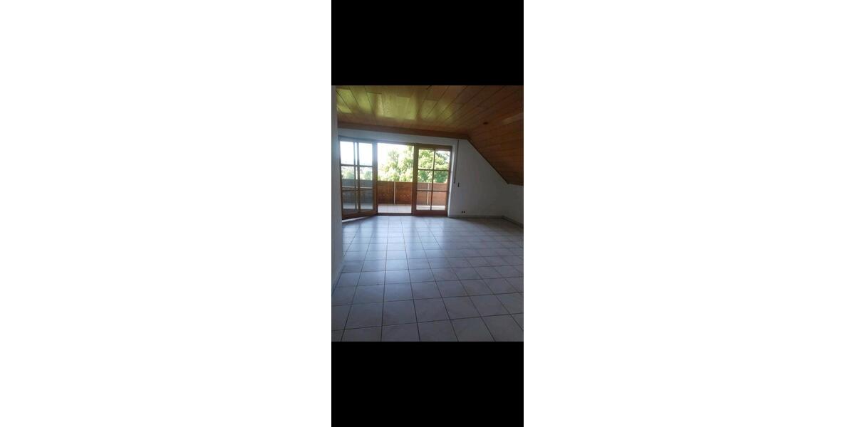 Dachgeschoßwohnung Adelsdorf - 4 Zimmer, 105 m&sup2;, 1.300&euro; | Angebot:26534452