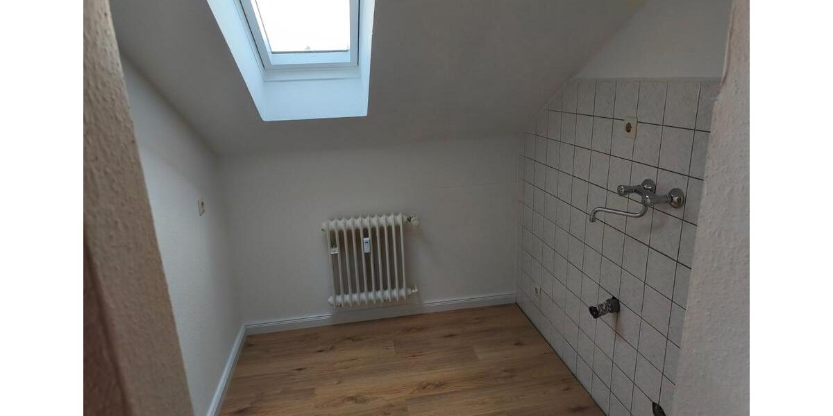 Dachgeschoßwohnung Bad Lippspringe - 2 Zimmer, 45 m&sup2;, 400&euro; | Angebot:26656144