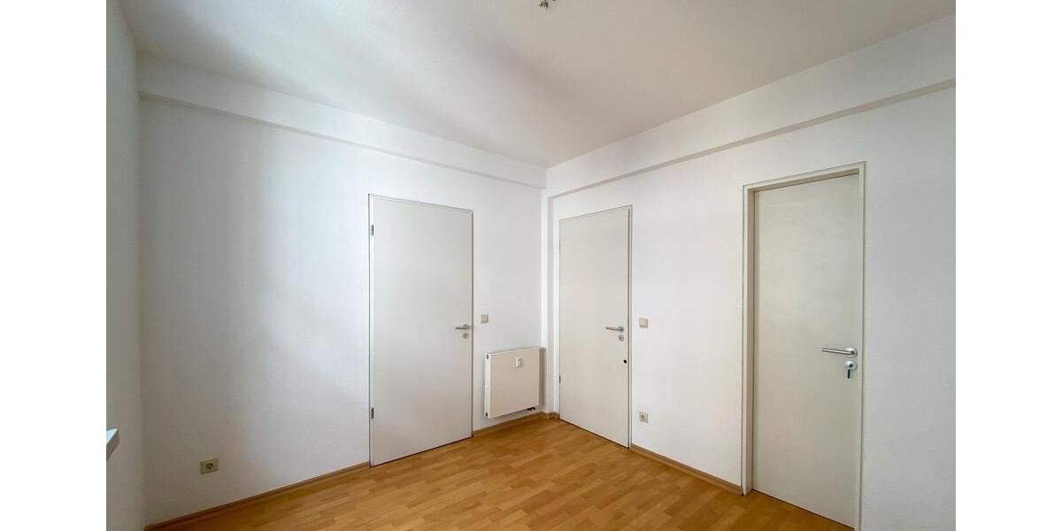 Etagenwohnung Naumburg (Saale) - 4 Zimmer, 110 m&sup2;, 800&euro; | Angebot:26476537