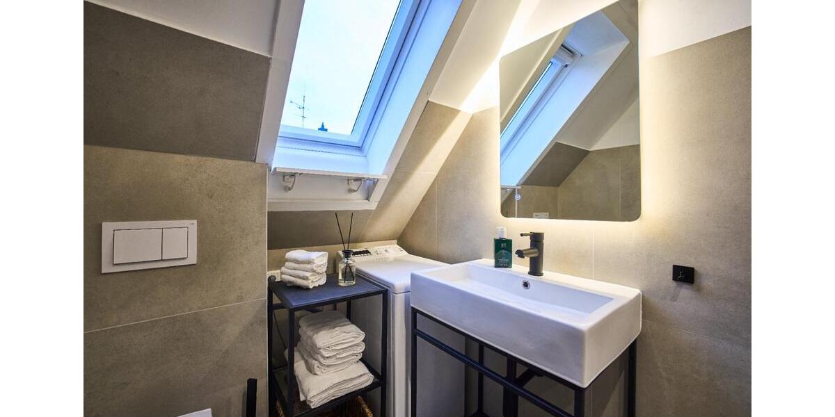 Dachgeschoßwohnung Essen Stadtbezirk III - 1 Zimmer, 30 m&sup2;, 1.000&euro; | Angebot:24868592