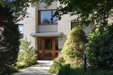 Vollständig renoviert: Elegante 2,50 Zimmer in Niendorf