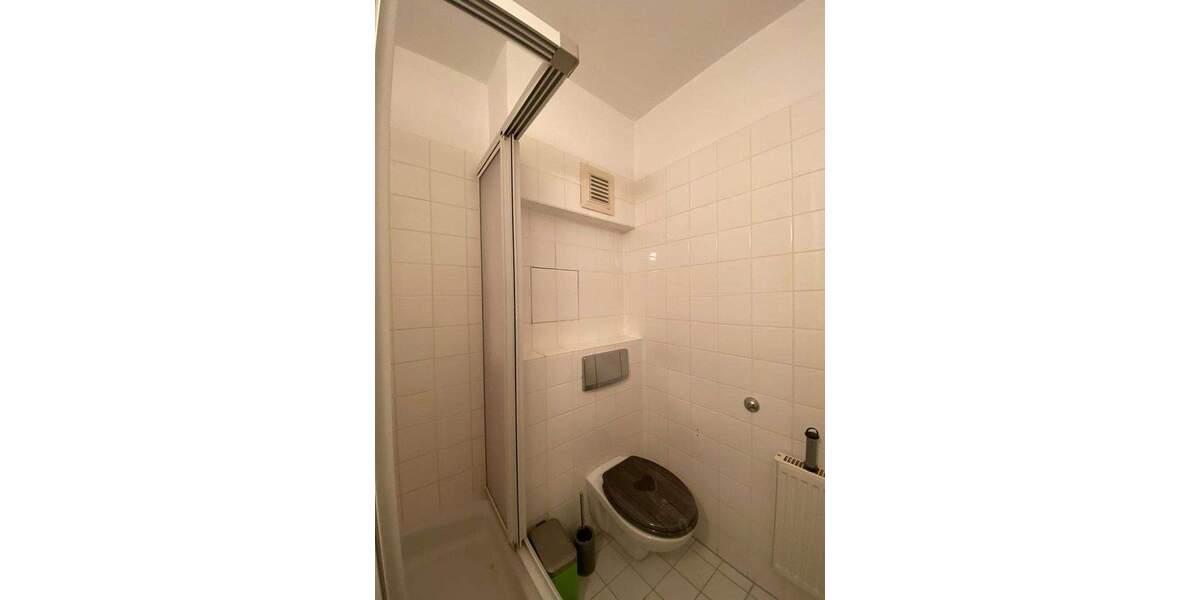 1-Raum-Wohnung mit Balkon, Dusche und Stellplatz in Naumburg 1 zimmer