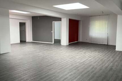 Büro in Eppstein-Vockenhausen 1.450 € 190 m² zimmer