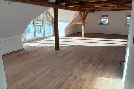 Wohnung Burghaslach - 2.5 Zimmer, 106 m&sup2;, 1.200&euro; | Angebot:25812645