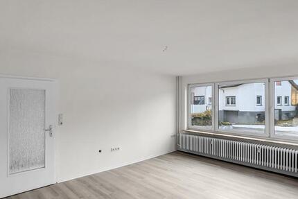 Erstbezug nach Sanierung – Großzügige Erdgeschosswohnung mit 6 Zimmern & Garage 6 zimmer