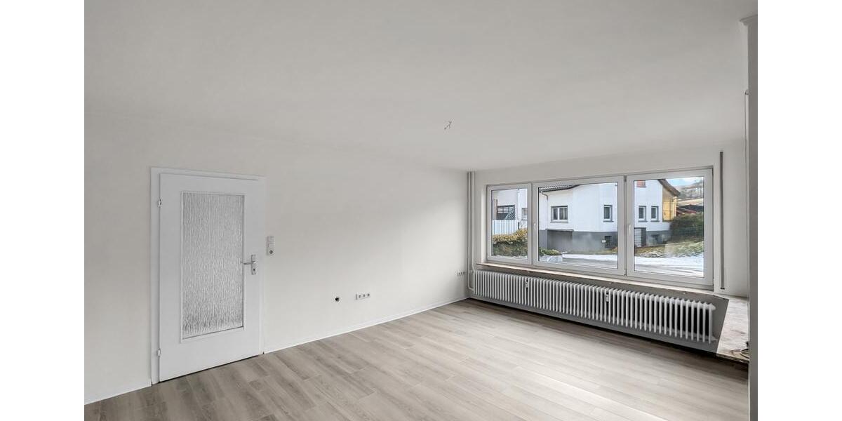 Erstbezug nach Sanierung – Großzügige Erdgeschosswohnung mit 6 Zimmern & Garage 6 zimmer