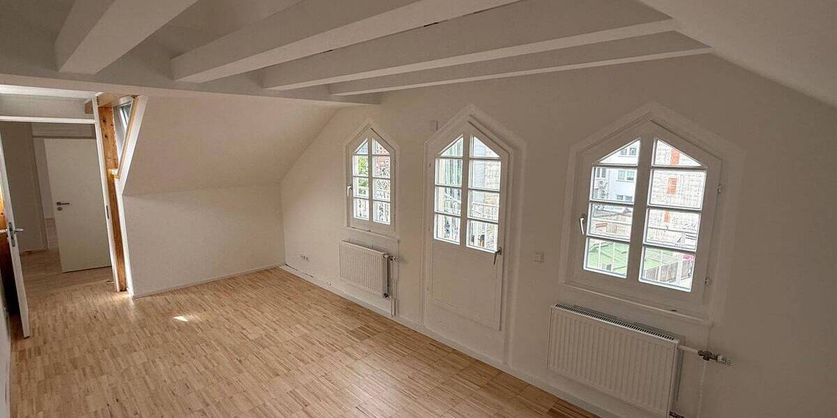Etagenwohnung Stuttgart Mitte - 6 Zimmer, 176 m&sup2;, 3.800&euro; | Angebot:26476054