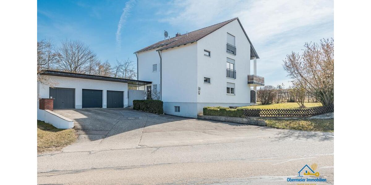 Top-sanierte Dachgeschosswohnung mit Garage und EBK in idyllischer Lage 3 zimmer