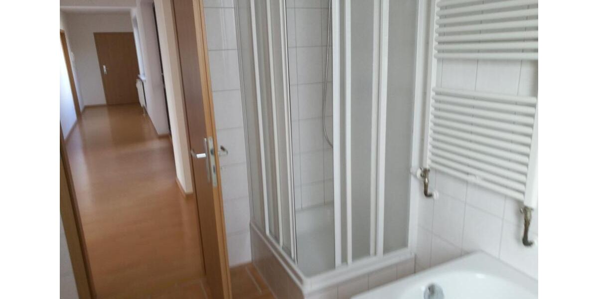 Dachgeschoßwohnung Forst (Lausitz) - 3 Zimmer, 91 m&sup2;, 593&euro; | Angebot:25648205