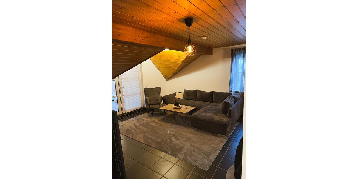 Erstklassige möblierte Wohnung in ruhiger Lage zu vermieten 3 zimmer