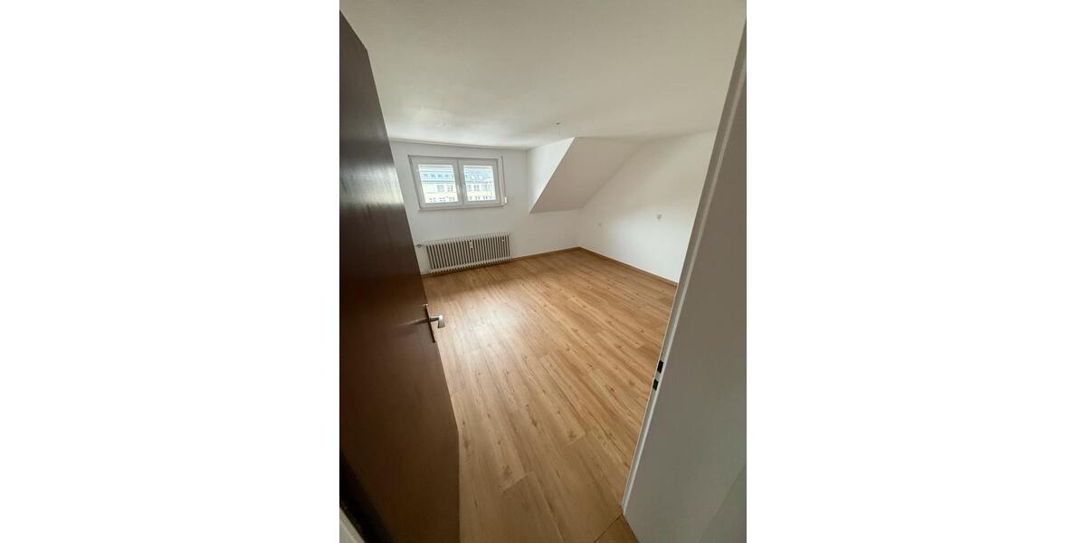 Mehrfamilienhaus, Wohnhaus Albstadt Gemarkung Onstmettingen - 4 Zimmer, 78 m&sup2;, 900&euro; | Angebot:24806444