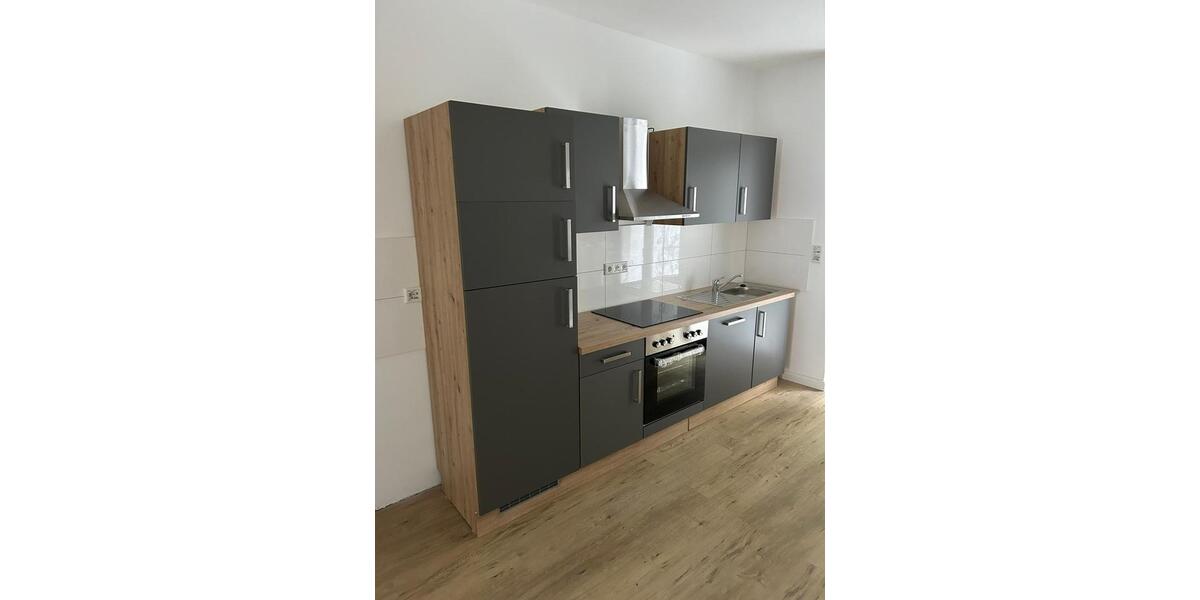 **Kernsaniertes WG-Zimmer mit Einbauküche und Balkon in Wuppertal** 1 zimmer