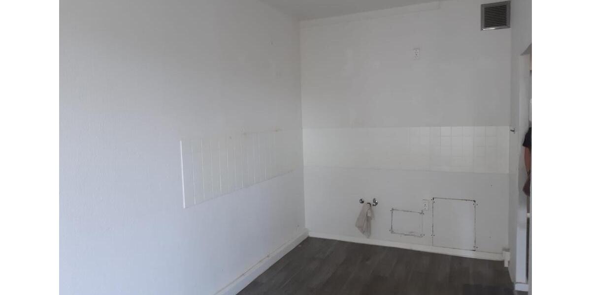 Etagenwohnung Suhl - 3 Zimmer, 56 m&sup2;, 307&euro; | Angebot:25918721