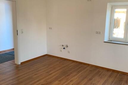 Wohnung Bad Aibling - 2 Zimmer, 75 m&sup2;, 1.200&euro; | Angebot:27540104