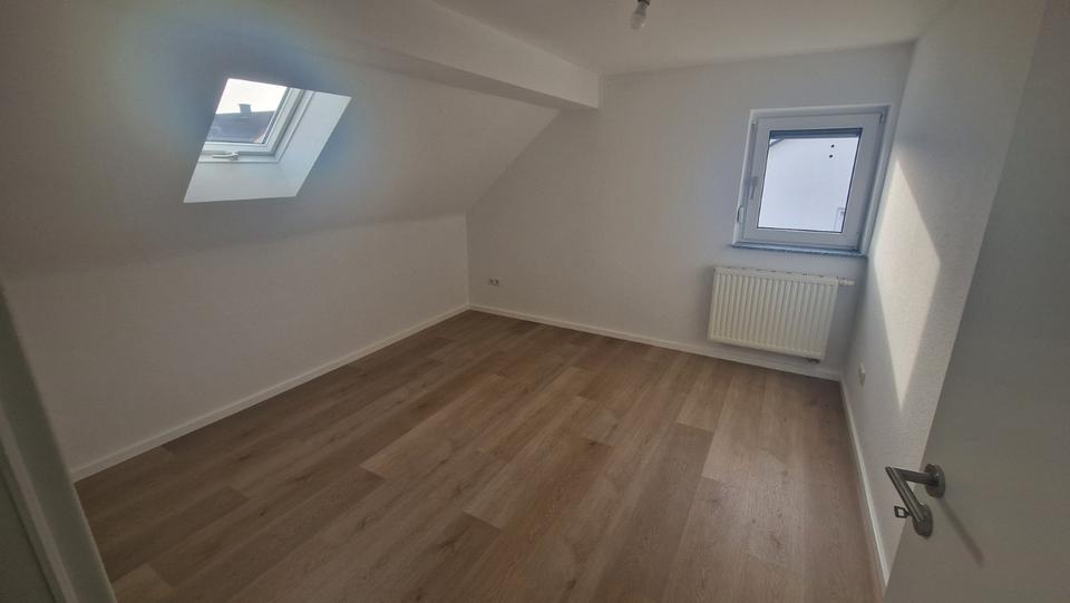 Dachgeschoßwohnung Eisenberg (Pfalz) - 2.5 Zimmer, 60 m&sup2;, 660&euro; | Angebot:25719160